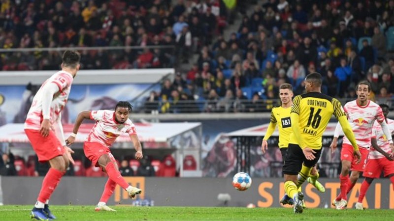 البوندسليغا: لايبزيغ يهزم دورتموند والبايرن المستفيد الاكبر