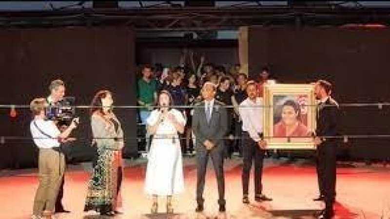 تكريم أنس جابر في افتتاح مهرجان قرطاج