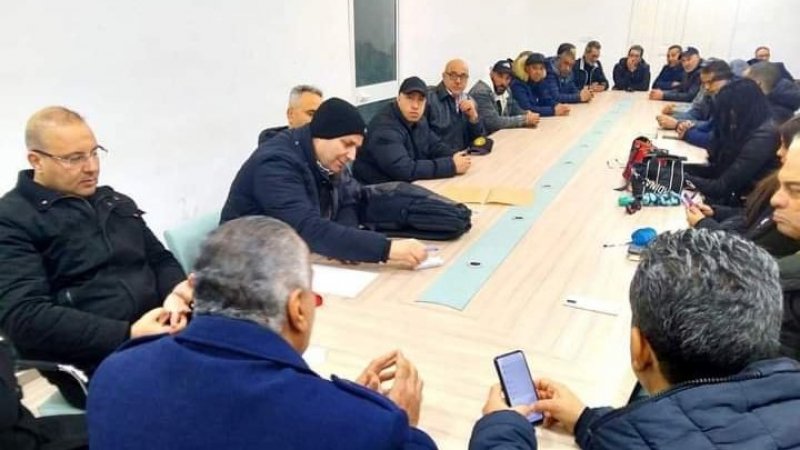 خلال ندوة الاطارات النقابية دعوة لإنجاح الإضراب العام القطاعي للنقل يومي 25 و 26 جانفي 2023