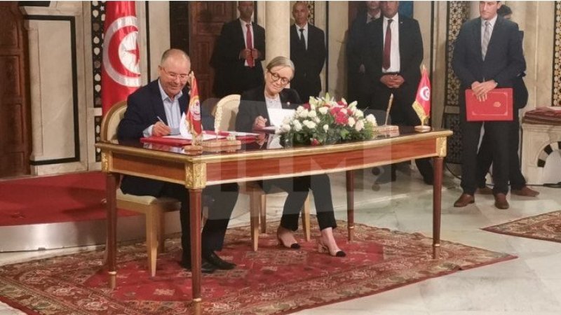 هذه قائمة في المؤسسات العمومية المعنية بتطبيق الزيادة في الأجورحسب مذكرة رئيسة الحكومة