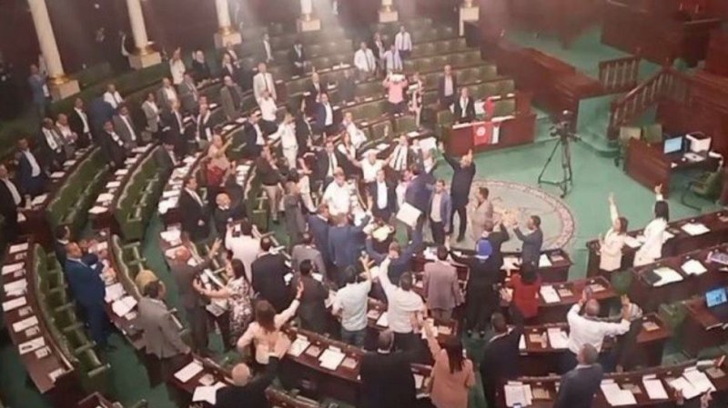 البرلمان : نواب يعبّرون عن رفضهم تأجيل التصويت على مقترح قانون تجريم التطبيع