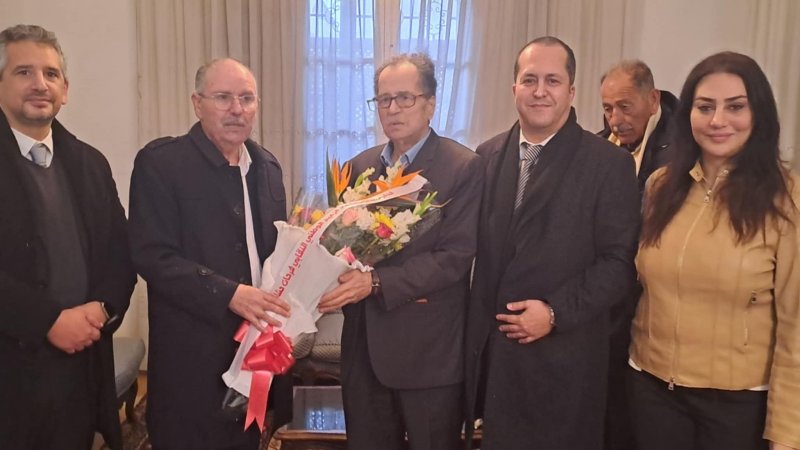 الأخ الأمين العام يزور عائلة الشهيد حشاد و يؤكد على وفاء النقابيين لزعيمهم
