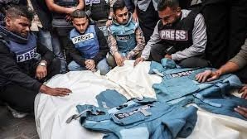 نقابة الصحفيين التونسيين تدين إستشهاد 4 صحفيين فلسطينيين في غزة وتتهم "إسرائيل" باستهدافهم المتعمد للقطاع
