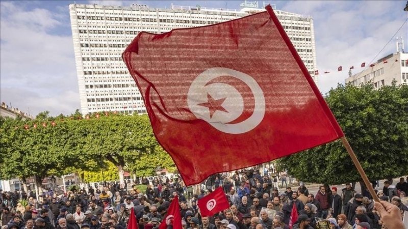 الاطباء الشبان ينفذون وقفة احتجاجية للمطالبة بتحسين اوضاعهم المادية والمهنية