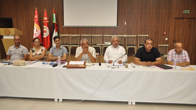 في إدارية جامعة المياه : مطالب عالقة و الأعوان يشتغلون في العراء منذ ثلاثة سنوات