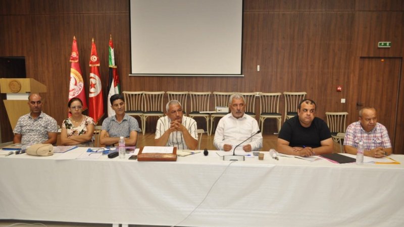 إدارية جامعة المياه تقرر تنفيذ إضراب وطني لمدة يومين احتجاجاً على تهميش المطالب الاجتماعية لعمال القطاع