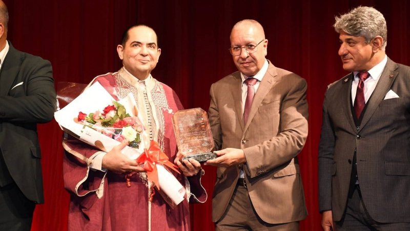 زياد غرسة يفتتح مهرجان المالوف الدولي بقسنطينة : حفل يعيد للمالوف مكانته في مشهد الأغاني والمفرزات