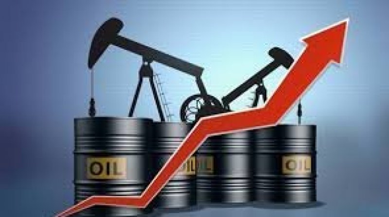 أسعار النفط ترتفع بأكثر من 1% بدعم من عوامل جيوسياسية وتجارية
