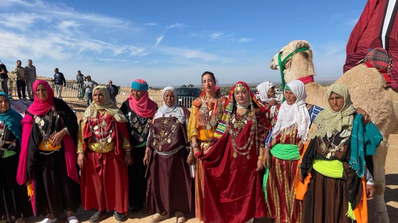 الدورة السادسة لمهرجان صوت الجبل تنطلق في أم العلق بمشاركة فنية واسعة