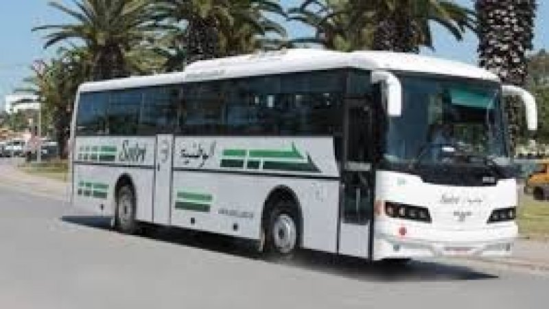الفرع الجامعي للنقل بتونس يندد بفضيحة قيادة حافلة SNTRI من طرف شخص غريب ويطالب بردّ رسمي عاجل