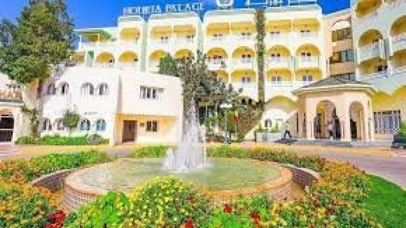 سوسة : عاملات وعمال نزل حورية بالاص يطالبون بمستحقاتهم ويقررون الاضراب عن العمل