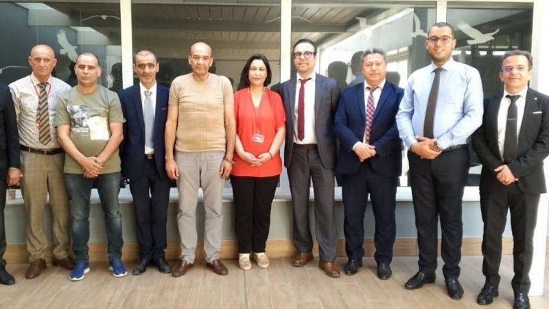 رفع الشارة الحمراء وتجمع احتجاجي في الاتحاد الدولي للبنوك يوم 18 ديسمبر الجاري