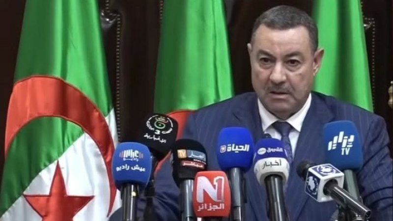 100 الف جزائري أغلبهم من العاطلين وقع استغلالهم لتحصيل المنحة السياحية