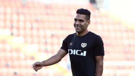 الإصابة تبعد الكولومبي فالكاو عن الملاعب من "3 إلى 4 أسابيع"