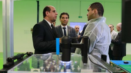 مصنع إيطالي في المرناقية لانتاج البطاقات الالكترونية بـ60 موطن شغل