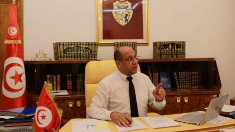 *وزير الشؤون الاجتماعية.. " وجود قرابة 6 ملايين فقيرا في تونس هو جريمة وفضيحة وسنسعى لفرض الدولة الاجتماعية ببرامج جديدة لمكافحة الفقر.. "