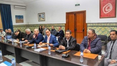 مفاوضات الساعات الطويلة في النقل تفضي الى اتفاق يستجيب لاغلب المطالب وتأجيل الاضراب الى مارس