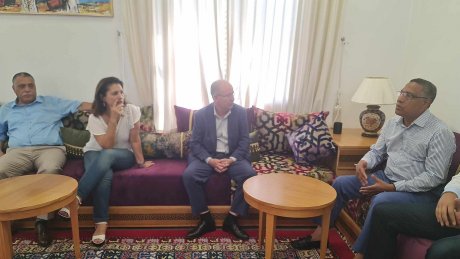الأمين العام يلتقي القيادة النقابية المغربية ويبلغ تضامن تونس في مصابهم الجلل