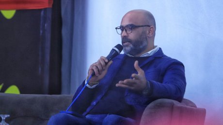 زياد الدبار في الجامعة النقابية : انتهاك حرية الصحافة يهدف إلى نشر الخوف في صفوف الشعب التونسي
