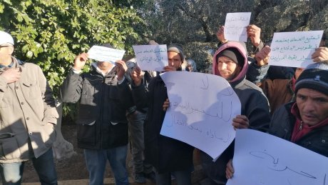 القصرين : عمال المركًب الفلاحي وادي الدرب يدافعون عن قوتهم