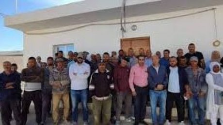 تأجيل إضراب عمال المركب الفلاحي الرملية بسليانة
