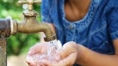 جلسة عمل حول الاستعداد الجيد لتأمين التّزوّد بالماء الصّالح للشّرب خلال أيام عيد الإضحى المبارك