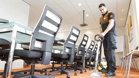 صدور الامر الترتيبي المانع للعمل بالمناولة في القطاع العام والقاضي بحل شركة الاتصالية للخدمات