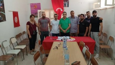 تشكيلة جديدة على رأس النقابة الأساسية لاداريي التربية بفريانة