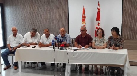 ندوة صحفية مشتركة بين جامعتي الأساسي والثانوي استعدادًا لتحرك 28 أوت : خطوة إحتجاجية أولى قد تفتح باب التصعيد أمام تعنت وزارة التربية