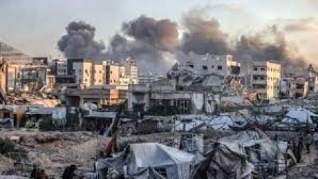 غزة تحترق " .. "إسرائيل" تستخدم مركبات تفجر عن بعد والاهالي تحت القصف"