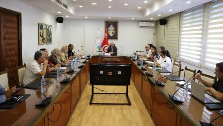 أثرت على الانتاج وعلى موارد الفلاحين : مقاومة الحشرة القرمزية بغراسات التّين الشّوكي تتواصل بهذه الولاية