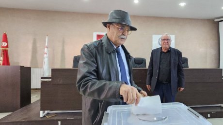 تشكيلة جديدة على رأس النقابة الأساسية لأساتذة التعليم العالي بكلية الحقوق و العلوم السياسية و كلية العلوم الاقتصادية و التصرف بتونس