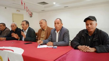 القصرين : عمال المركب الفلاحي وادي الدرب يطالبون بإنصافهم