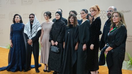 بحضور والدة هند رجب : كوثر بن هنية تفتتح مهرجان الدوحة السينمائي