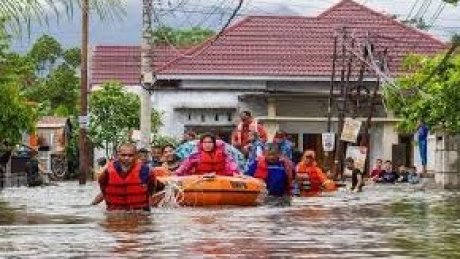 حصيلة كارثية للفيضانات في إندونيسيا : 631 وفاة ومليون نازح