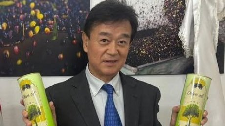 غادر بمثل خطته إلى بلجيكا : السفير الياباني اوسوغا يواصل الترويج لزيت الزيتون في اليابان وخارجها