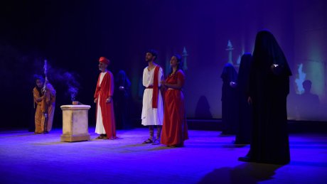 اختتام مهرجان خليفة السطنبولي للمسرح : عرض "سيدة كركوان " شامل جامع بين الموسيقى وفنون الآداء