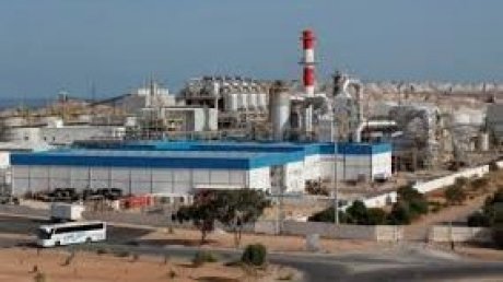 الجامعة العامة للنفط والمواد الكيمياوية تؤكد تمسكها بالحوار وتحذر من تفاقم أزمة المجمع الكيميائي التونسي