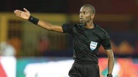 الحكم السنغالي عيسى سي يدير قمة الترجي التونسي والأهلي المصري في ربع نهائي رابطة الأبطال الافريقية